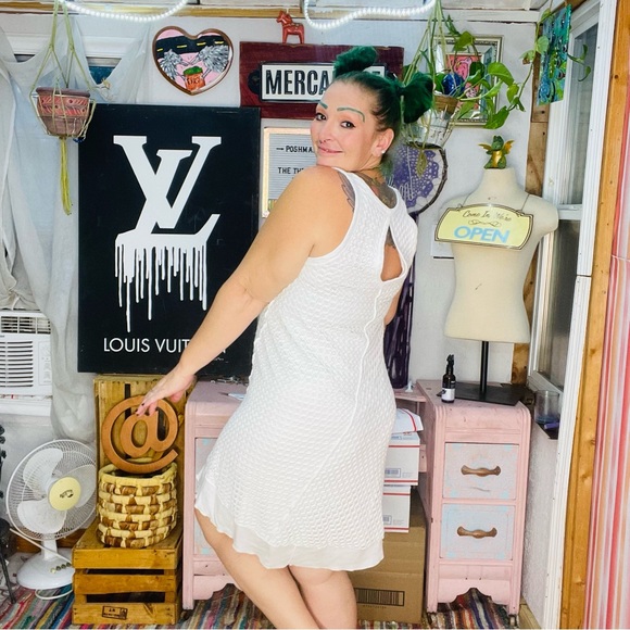 White Sleeveless Scoop Neck Mini Sundress Size Small - Picture 6 of 13